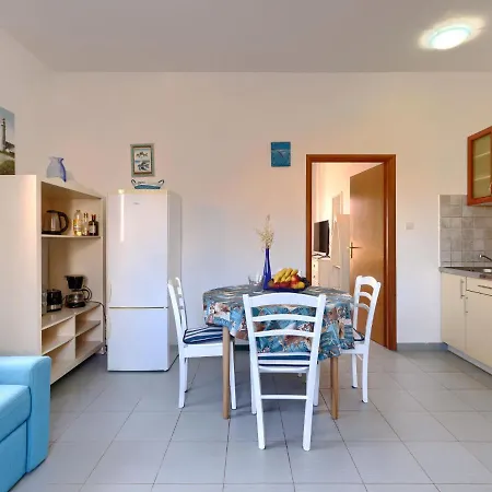 Appartement Gabi - Mdn151 By Interhome