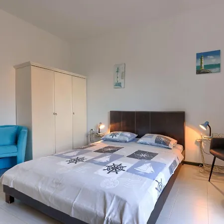 Appartement Gabi - Mdn151 By Interhome