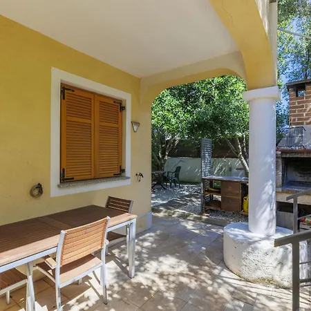 Appartement Gabi - Mdn151 By Interhome Ližnjan